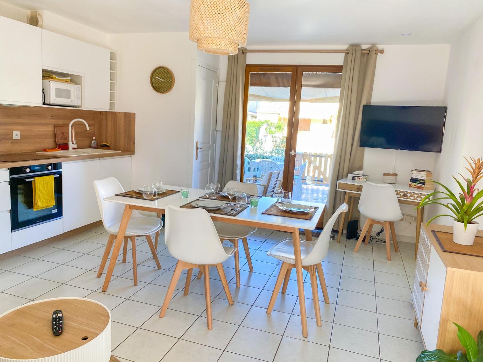Maison "Douceurs D'Ete " Maison De Vacances Bord De Mer A Vias Plage - 600M De La Plage Et Du Canal Du Midi - Piscine Residentielle, Wifi Fibre, Activites Et Loisirs Ngoại thất bức ảnh
